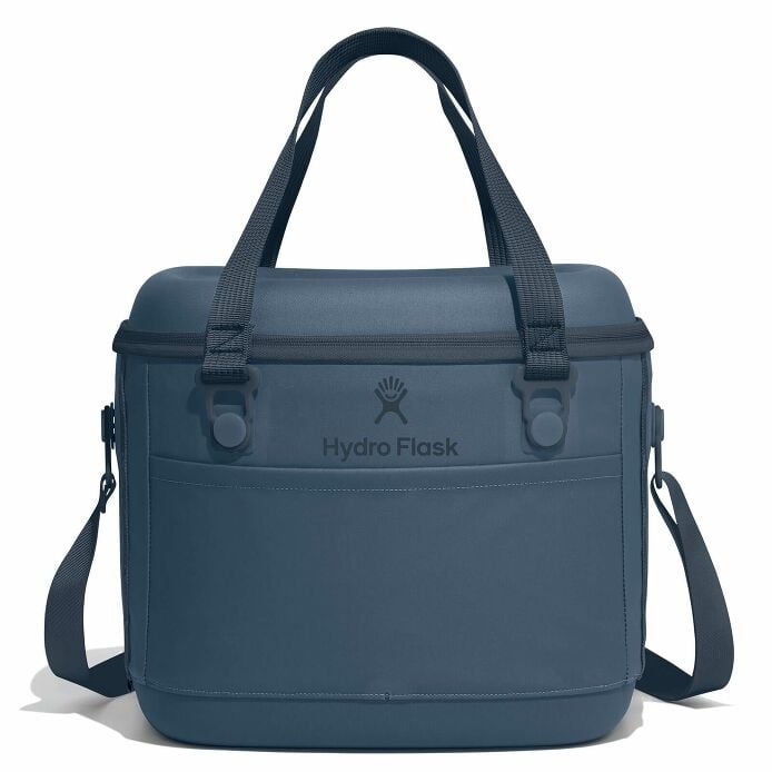 carryouttm-soft-cooler-15-l-g8 12pco384-carryout-cooler-15l-harbor-blue-straight_1.jpg