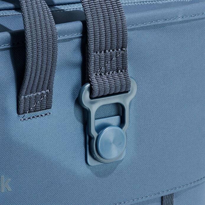 carryouttm-soft-cooler-tote-30-l-v9 250815_hydro_cooler_details_14838_2_7.jpg