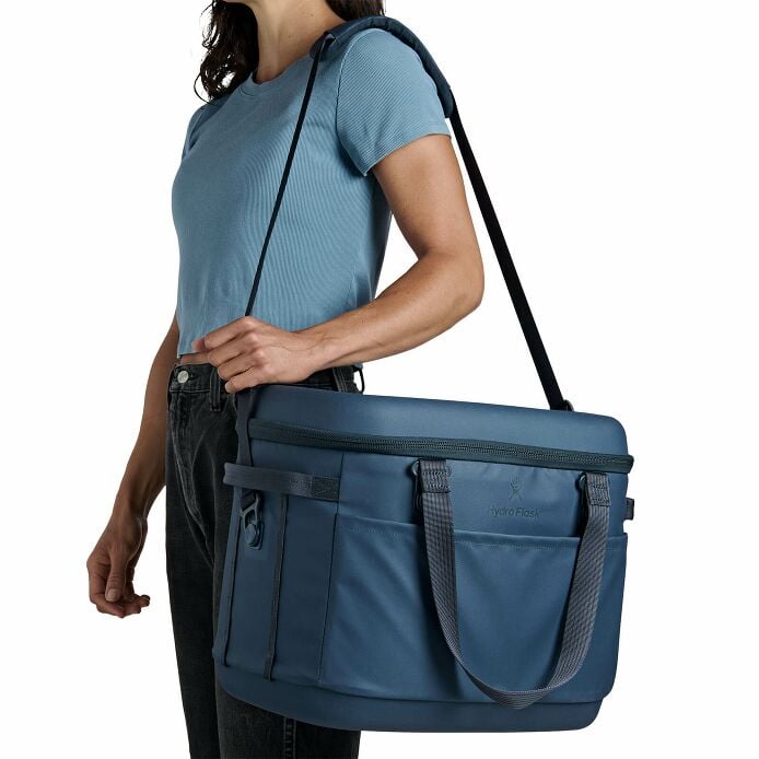 carryouttm-soft-cooler-30-l-l8 250815_hydro_s26_hb_14546_5.jpg