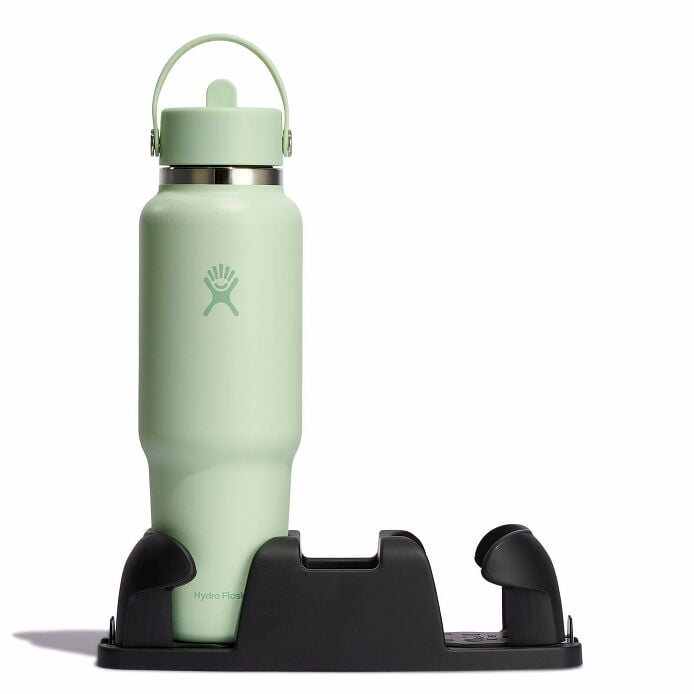40-oz-travel-bottle-with-flex-straw-cap-r8 aloe-travel-bottle-in-cuplholder_3_3_1.jpg