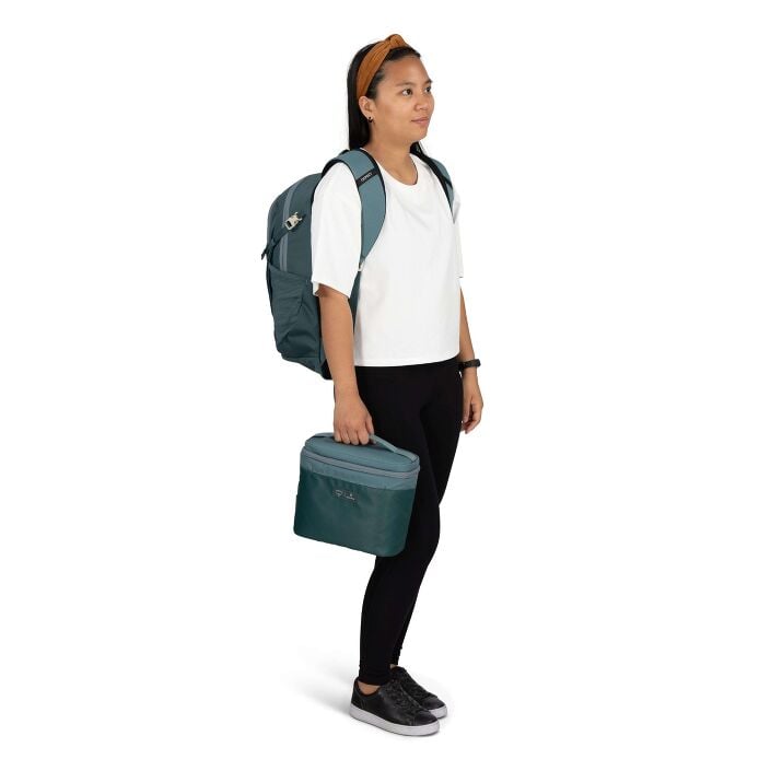 osprey-axis-x-hydro-flask-campus-essentials-bundle-r1 axisxhydroflask_s26_onbody1_cascadeblue_10007249_2.jpg