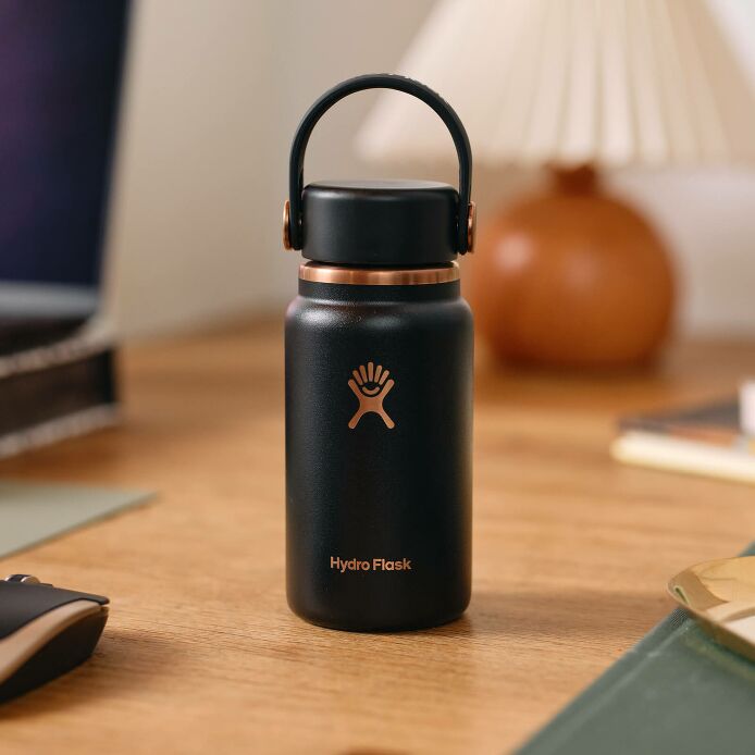 arc-collection-micro-hydro-200-ml-e2 black_-_lifestyle_1.jpeg