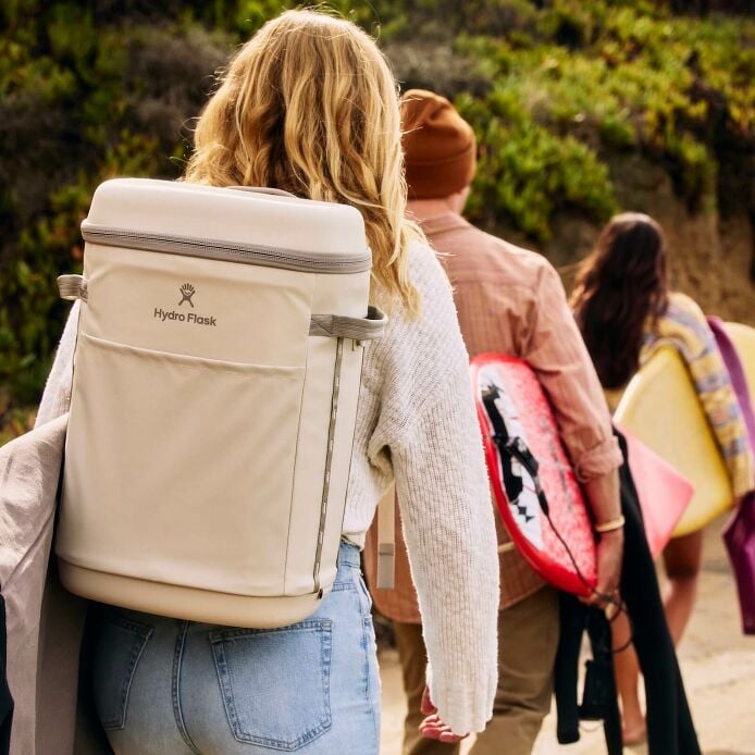 carryouttm-backpack-22-l-z8 hf_carryout_bouwer_d1_l1_torrey_pines_lifestyle_0974_2.jpg