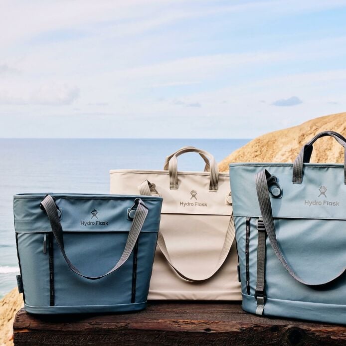 carryouttm-soft-cooler-tote-20-l-u5 hf_carryout_bouwer_d1_l1_torrey_pines_still_life_0055_9.jpg
