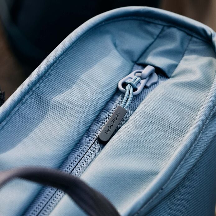 carryouttm-soft-cooler-tote-20-l-u5 hf_carryout_bouwer_d1_l1_torrey_pines_still_life_0112_9.jpg