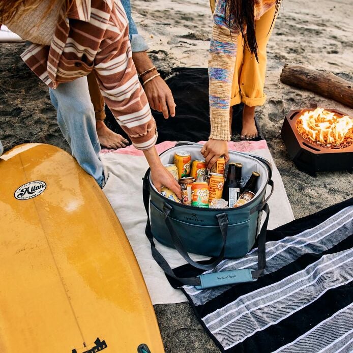 carryouttm-soft-cooler-30-l-y4 hf_carryout_bouwer_d1_l2_stone_steps_6289_2.jpg