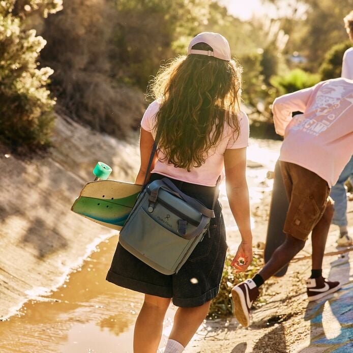 carryouttm-soft-cooler-10-l-q1 hf_carryout_bouwer_d2_l3_skate_ditch_5669_5.jpg