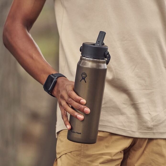 32-oz-lightweight-flex-straw-bottle-x0 hf_s26_lightweight_mcinnis_6345_2_3.jpg