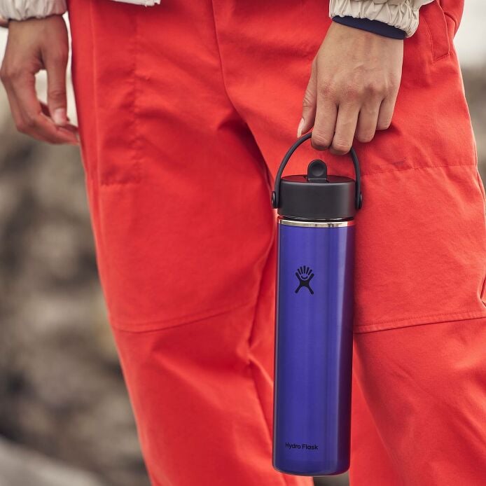 24-oz-lightweight-flex-straw-bottle-s0 hf_s26_lightweight_mcinnis_7443_3.jpg