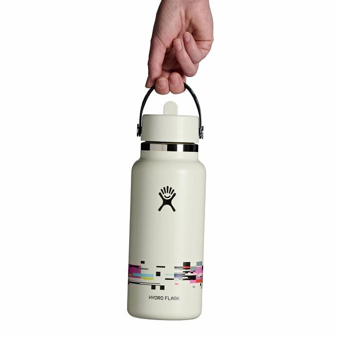 glitch-collection-32-oz-bottle-with-flex-straw-cap-s6 le26-w32-1006-32-oz-wide-flex-straw-cap-glitch-white-hb.jpg