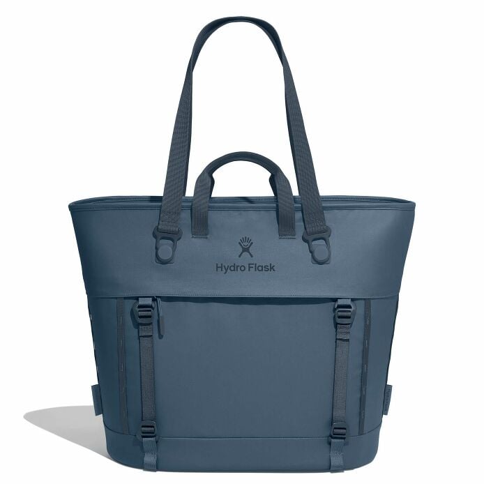 carryouttm-soft-cooler-tote-30-l-v9 maxiit384-carryout-tote-30l-harbor-blue-straight.jpg