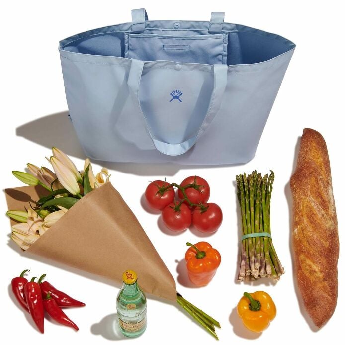 20-l-tag-along-tote-f8 rt20484_20ltagalongtote_surf_packing_1.jpg